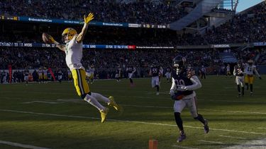 Packers remontan en último cuarto para vencer a Bears 28-19