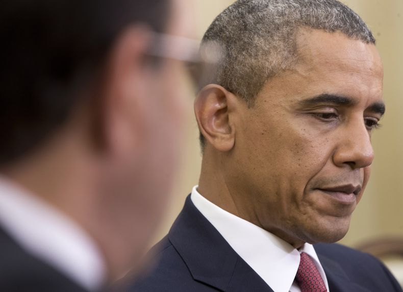 El presidente estadounidense Barack Obama dialoga con el primer ministro iraqu&iacute; Nouri al-Maliki, el viernes 1 de noviembre de 2013, en la Oficina Oval de la Casa Blanca, en Washington. En su discurso semanal por radio e internet, Obama exhort&oacut