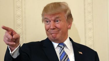 Trump: “Dejaremos que el Obamacare fracase”