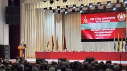 Esta imagen publicada en el canal oficial de Telegram del Consejo Supremo de la República Moldava Pridnestroviana, muestra a Alexander Korshunov, presidente del Consejo Supremo de la República Moldava Pridnestroviana, hablando ante delegados en una sesión en Tiraspol, capital de la región separatista de Transnistria, en Moldavia, el miércoles 28 de febrero de 2024. (Canal de Telegram del Consejo Supremo de la RMP vía AP)