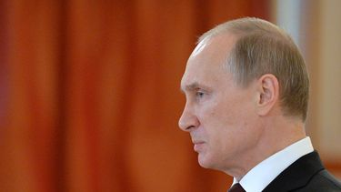 americateve | El presidente ruso Vladimir Putin en el Palacio del Kremlin en Mosc&uacute; el 27 de junio del 2014. El lanzamiento del nuevo cohete espacial ruso despu&eacute;s de dos d&eacute;cadas de desarrollo fue abortado ese d&iacute;a momentos antes de la hora pre