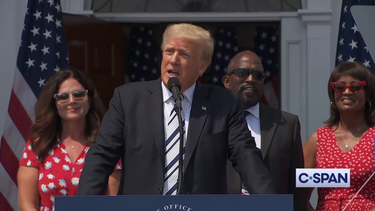 trump anuncia que demandara a facebook y twitter por ser expulsado de sus plataformas