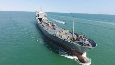 Guardia Revolucionaria iraní lanza un nuevo portaaviones