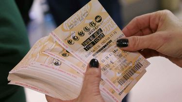 3,000 jugadas por minuto: asi los puertorriquenos intentan ganar los $1,200 millones del powerball
