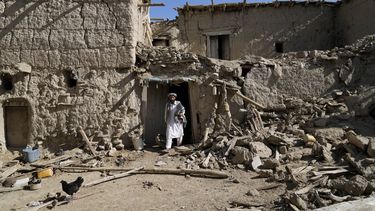 avion paquistani aterriza en afganistan con ayuda por sismo