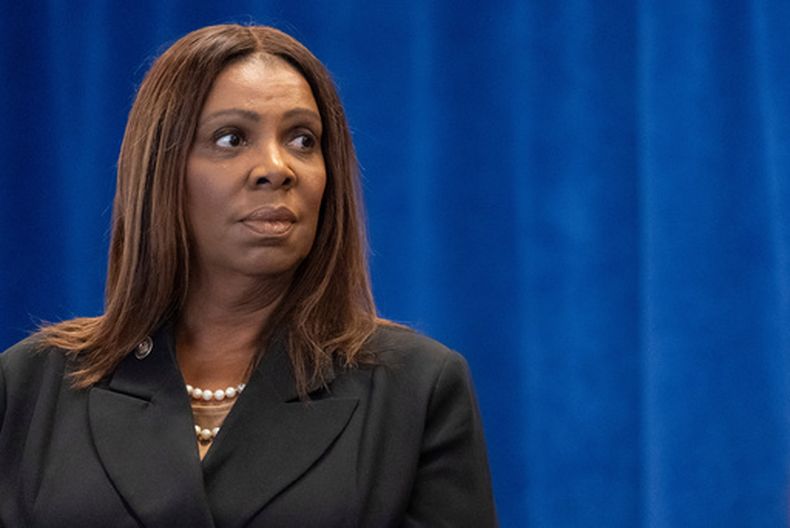 La fiscal general de Nueva York, Letitia James, asiste a una conferencia de prensa el lunes 15 de diciembre de 2025 en Nueva York. (AP Foto/Yuki Iwamura)
