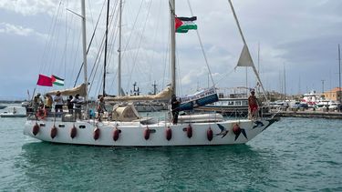 La flota italiana de la Flotilla Global Sumud sale del puerto de Siracusa, Italia, el jueves 11 de septiembre de 2025. (Sebastiano Diamante/LaPresse vía AP)