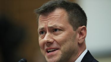 Exagente del FBI publicará libro sobre Trump y Rusia