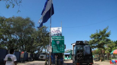 cubanos bloquean carretera entre nicaragua y costa rica