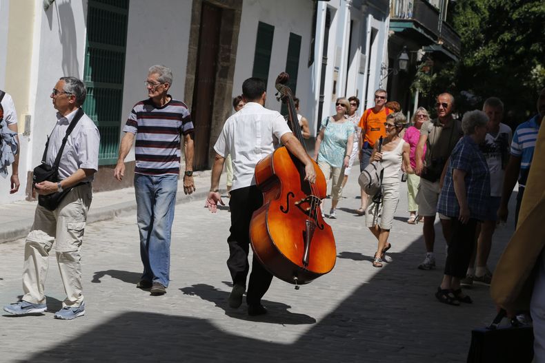 REP-GEN_CUBA-EXPECTATIVAS_DEL_TURISMO-3.jpg