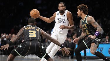 Con ayuda de Irving y Durant, Nets superan a Hornets 122-116