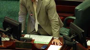 legislador popular pide que se elimine el departamento de seguridad publica