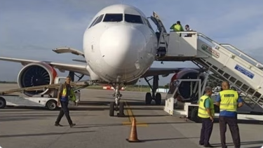 mexico deporta a otros 105 cubanos, mientras miles piden refugio en ese pais