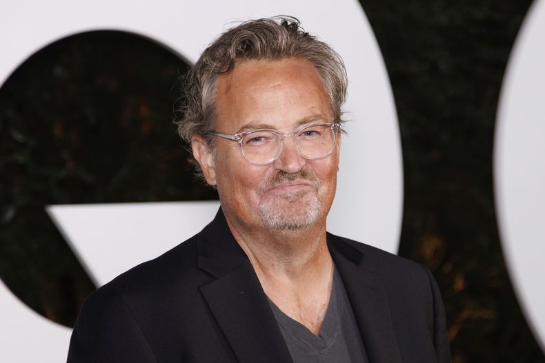 ARCHIVO - Matthew Perry aparece en la fiesta GQ Hombres del Año en West Hollywood, California, el 17 de noviembre de 2022. (Foto Willy Sanjuan/Invision/AP, archivo)