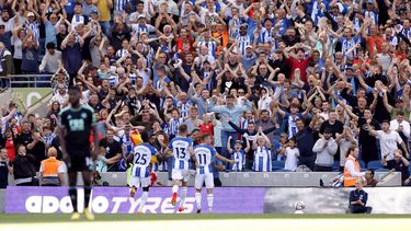 Leicester cae ante el Brighton y se mantiene en el sótano