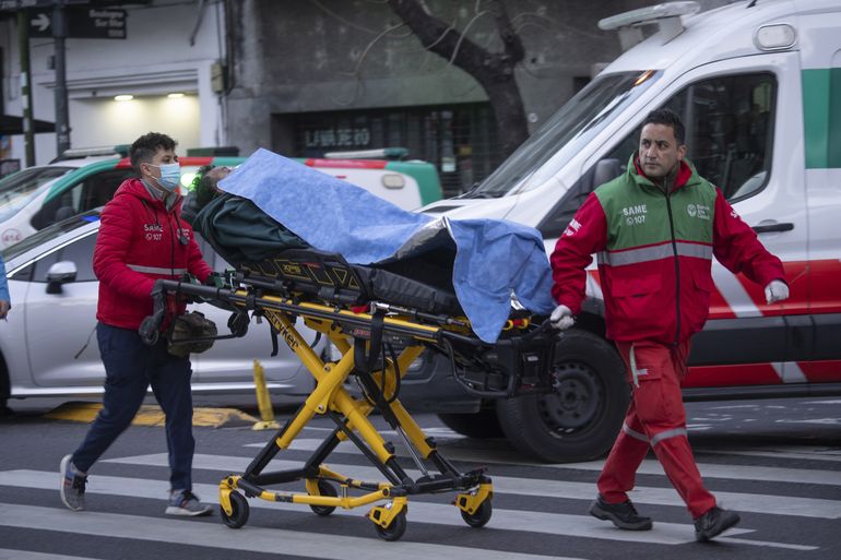 Incendio en Buenos Aires causa 5 muertos y hospitalizados