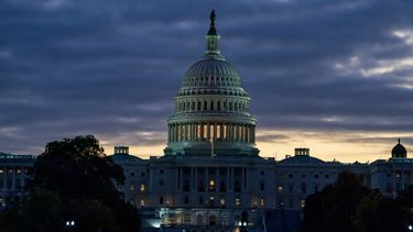 Demócratas presentan resolución de juicio político a Trump