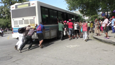 asi esta el transporte publico en la habana