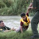 Patrulla Fronteriza eleva personal para procesar migrantes