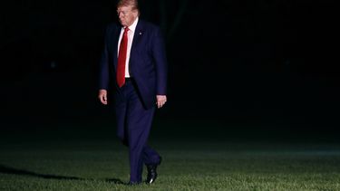 Ordenan entrega registros financieros de Trump a cámara baja