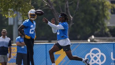 Derwin James extiende contrato con los Chargers