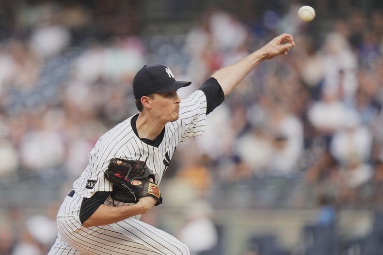 Max Fried, de los Yankees de Nueva York, lanza en el juego del jueves 5 de junio de 2025, ante los Guardianes de Cleveland (AP Foto/Frank Franklin II)