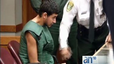 en corte uno de los acusados de asesinar a machetazos a adolescente