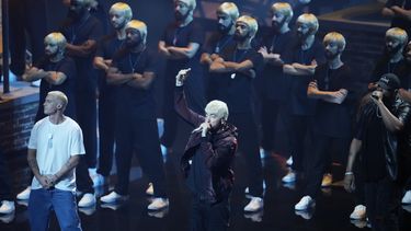 Eminem interpreta Houdini en los Premios MTV a los Videos Musicales el miércoles 11 de septiembre de 2024 en el UBS Arena de Elmont, Nueva York. (Foto Charles Sykes/Invision/AP)