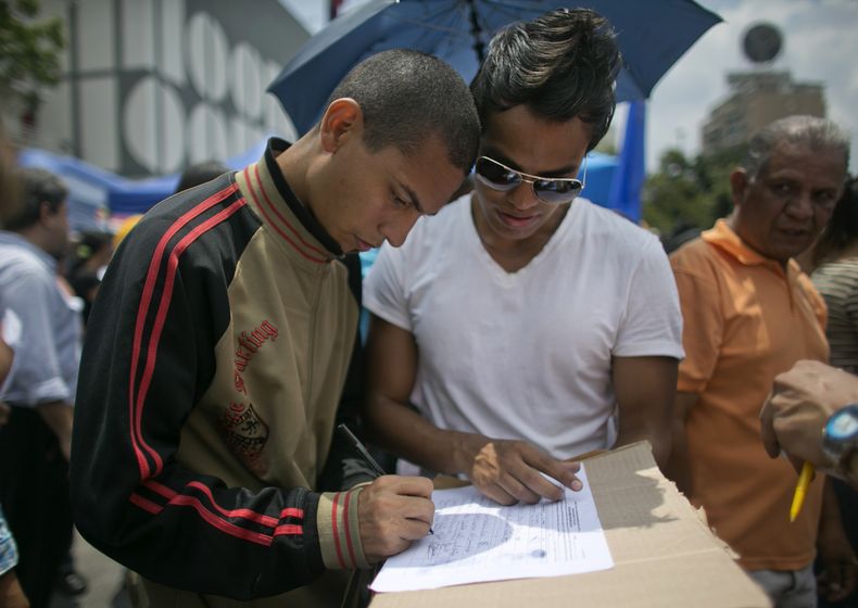 AMS-GEN_VENEZUELA-MADURO_REFERENDO-5.jpg