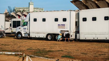 tres cubanos llegan a ee.uu. escondidos en el barco de la produccion de fast & furious