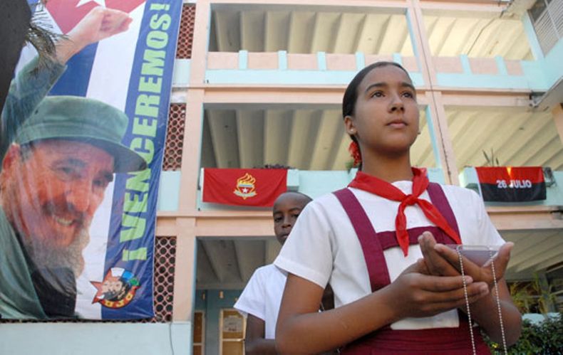 El régimen cubano sigue vendiendo la mentira de un sistema educativo funcional y próspero.