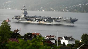 ARCHIVO - El portaaviones estadounidense USS Gerald R. Ford, entrando en el fiordo de Oslo, en Drobak, Noruega, el 12 de septiembre de 2025. (Lise Aaserud/NTB Scanpix vía AP, Archivo)