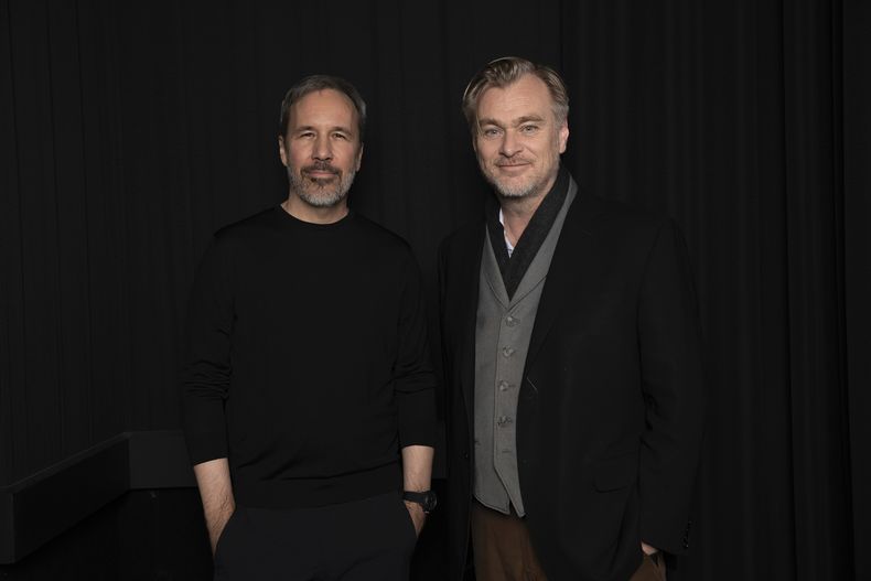 Denis Villeneuve, izquierda, y Christopher Nolan posan para un retrato el viernes 2 de febrero de 2024, en Los Ángeles. (Foto Rebecca Cabage/Invision/AP)