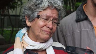 americateve | Tras el enfrentamiento entre colectivos chavistas y cuerpos de seguridad ocurrido ayer, familiares de las victimas rompieron el silencio y declararon a los medios de comunicación desde la morge donde esperaban sus cuerpos. Aseguran que los infortunados no