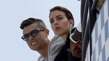 Man U juega con Liverpool sin Cristiano Ronaldo, de duelo