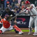 Filis abren Serie Mundial con triunfo ante Astros en la 10ma