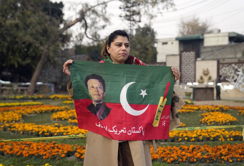 Corte de Pakistán sentencia a expremier Khan a 10 años de cárcel por ...