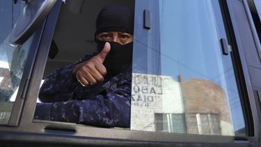 El Salvador vive jornada irregular en el transporte público