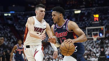 Herro anota 25, mientras el Heat se lleva el 1ro sobre 76ers