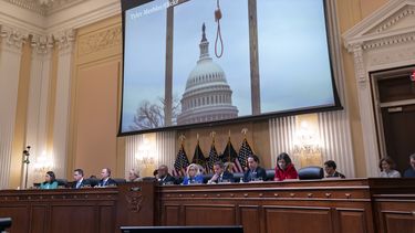 Audiencias del 6 de enero revelan los tejemanejes pro Trump