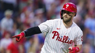 Con jonrones de Harper y Schwarber Filis vencen a Nacionales