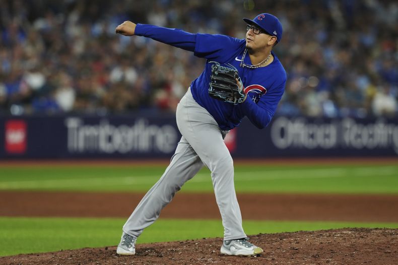 El mexicano Javier Assad, de los Cachorros de Chicago, cumple con su apertura del viernes 11 de agosto de 2023 ante los Azulejos de Toronto (Chris Young/The Canadian Press via AP)