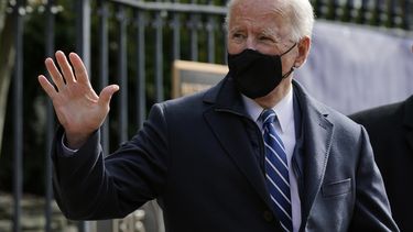Biden va a misa por primera vez desde asumir el cargo