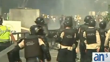 americateve | Hoy se cumplen dos meses de protestas en Venezuela y de acciones represivas del régimen de Nicolás Maduro.