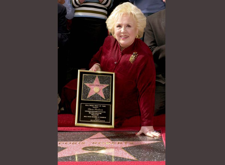 ESP-TEL_DORIS_ROBERTS-DECESO-0.jpg