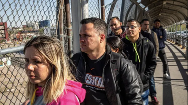 cubanos llegan en cifras record a la frontera con mexico: solo en marzo entraron mas de 32 mil