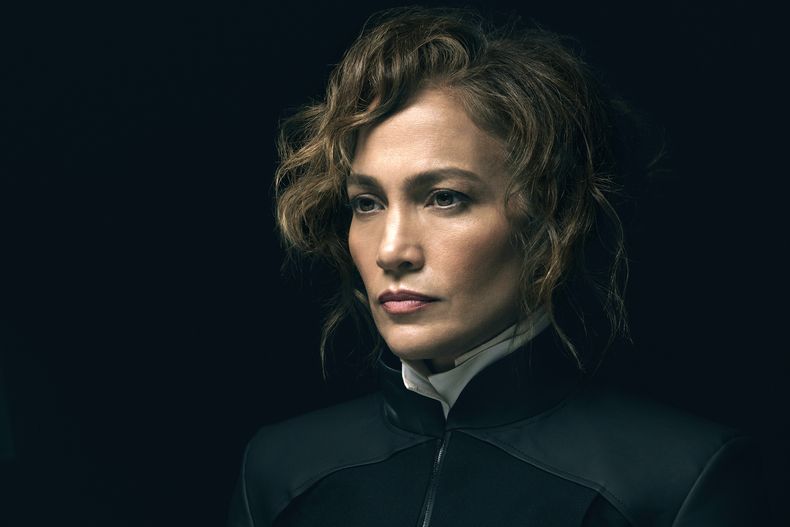 En esta imagen proporcionada por Netflix, Jennifer Lopez en una escena de Atlas. (Netflix vía AP)