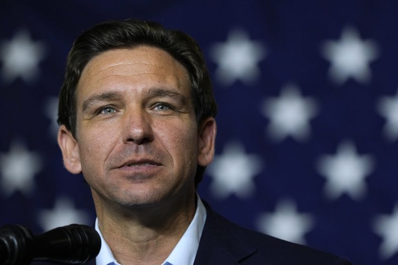 Ron DeSantis, gobernador de Florida y aspirante a la candidatura presidencial republicana, en un evento el 6 de agosto de 2023 en Cedar Rapids, Iowa. (Foto AP /Charlie Neibergall)