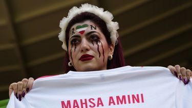 Partidarios de régimen iraní enfrentan a contrarios en Qatar