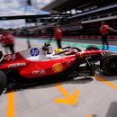 Lewis Hamilton conduce su Ferrari a los pits durante la primera sesión de práctica del Gran Premio de Hungría, el viernes 24 de julio de 2026, en Mogyorod, Hungría. (AP Foto/Darko Bandic)